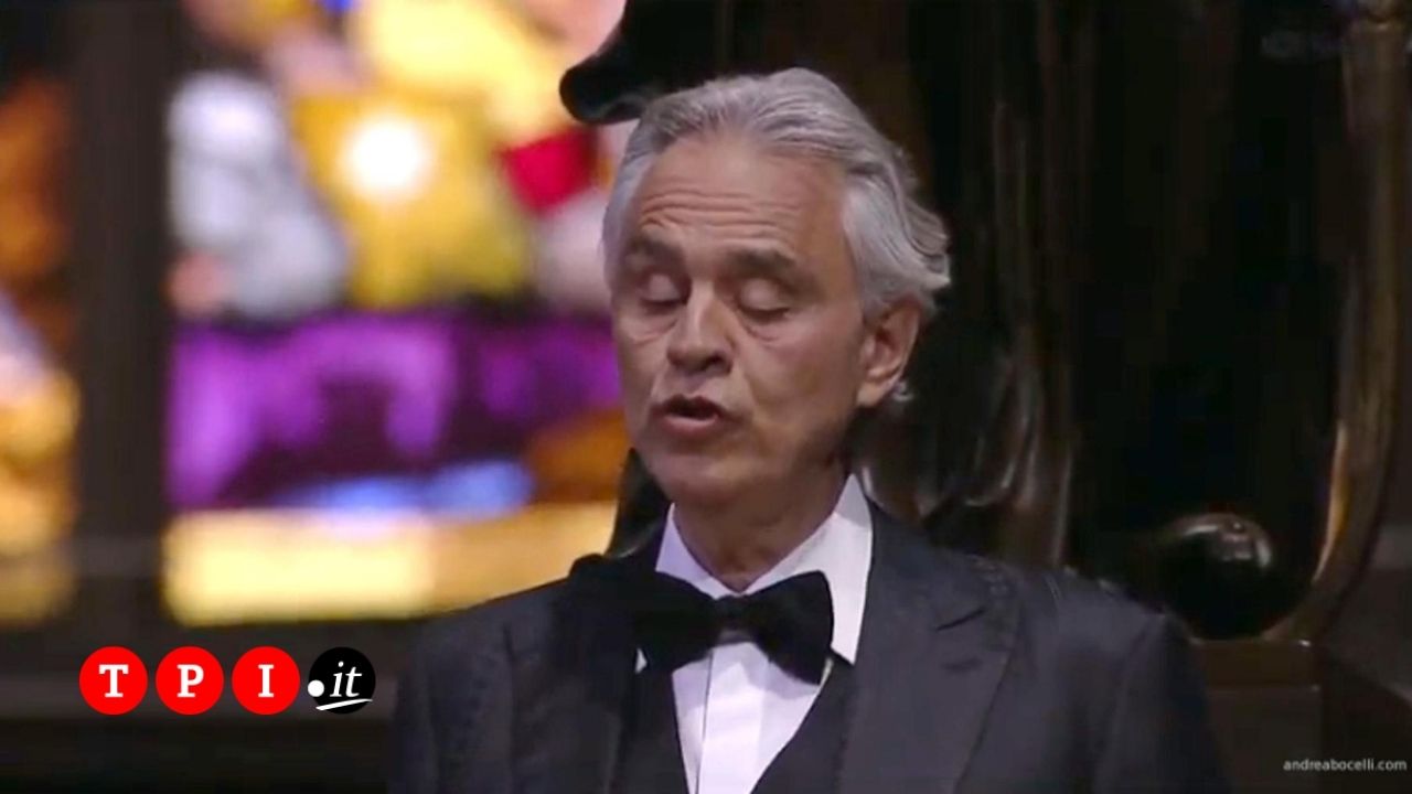 Le assurde giravolte sul Covid di Bocelli (di Selvaggia Lucarelli)