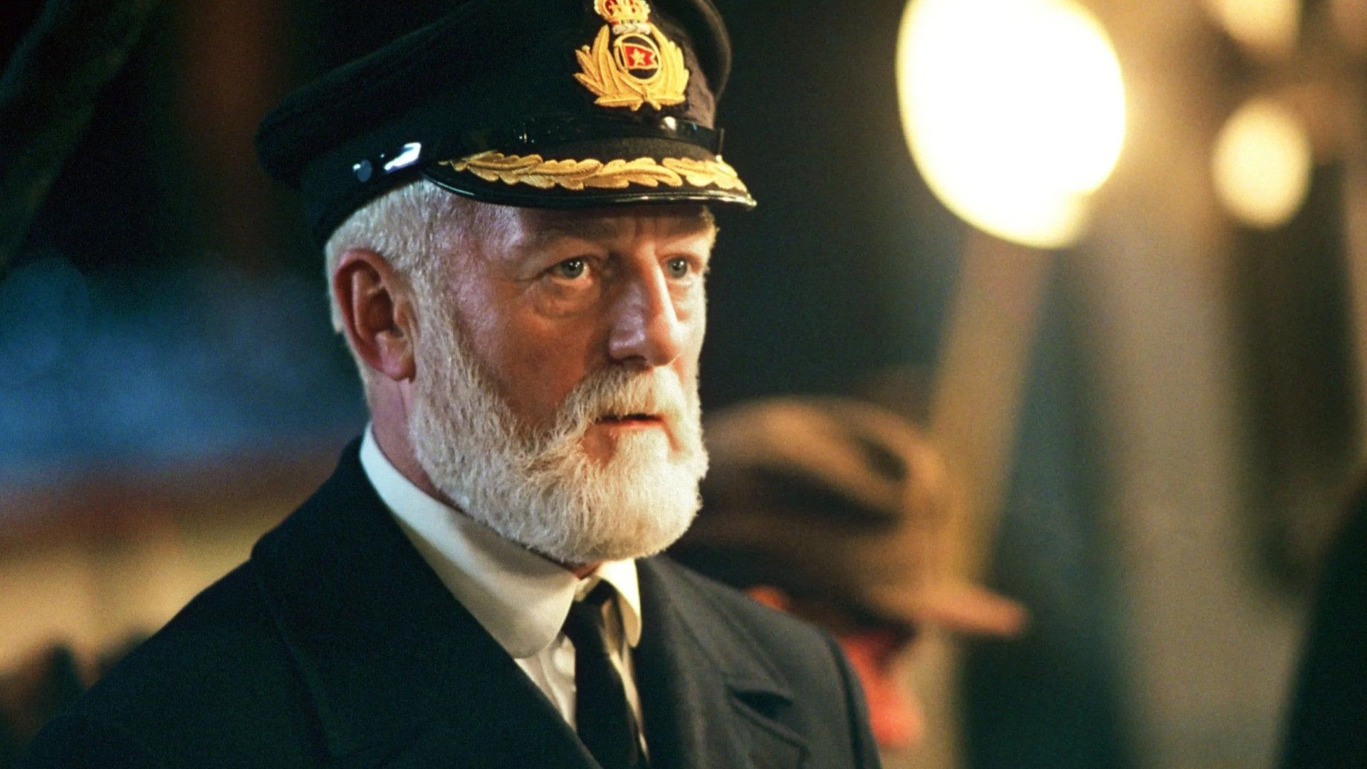 Bernard Hill è morto. Ha interpretato il Capitano del Titanic e Re Théoden ne Il Signore degli Anelli