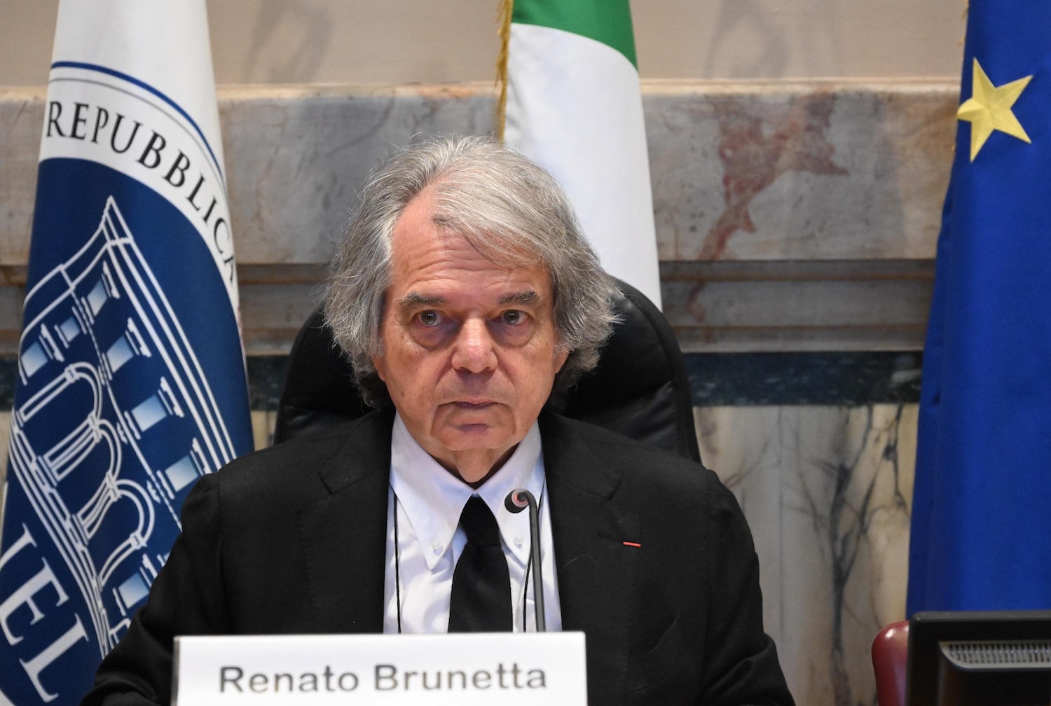 Renato Brunetta si aumenta lo stipendio: da 250 mila a 360 mila euro come presidente del Cnel - Open