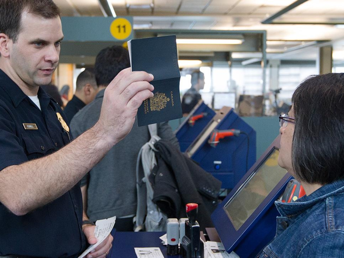 Per entrare negli Usa i turisti (anche italiani) dovranno mostrare cosa hanno fatto sui social negli ultimi 5 anni | Corriere.it