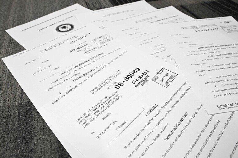 Censure negli Epstein Files? Per aggirarle basta un semplice “copia-incolla” – La Voce di New York